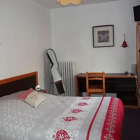 Отель Restaurant Le Chalet 2*